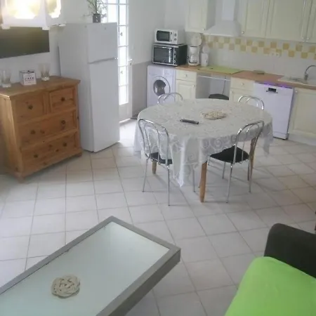 Maison Les Mathes, 4 Pieces, 6 Personnes - Fr-1-305-74 Holiday home Les Mathes